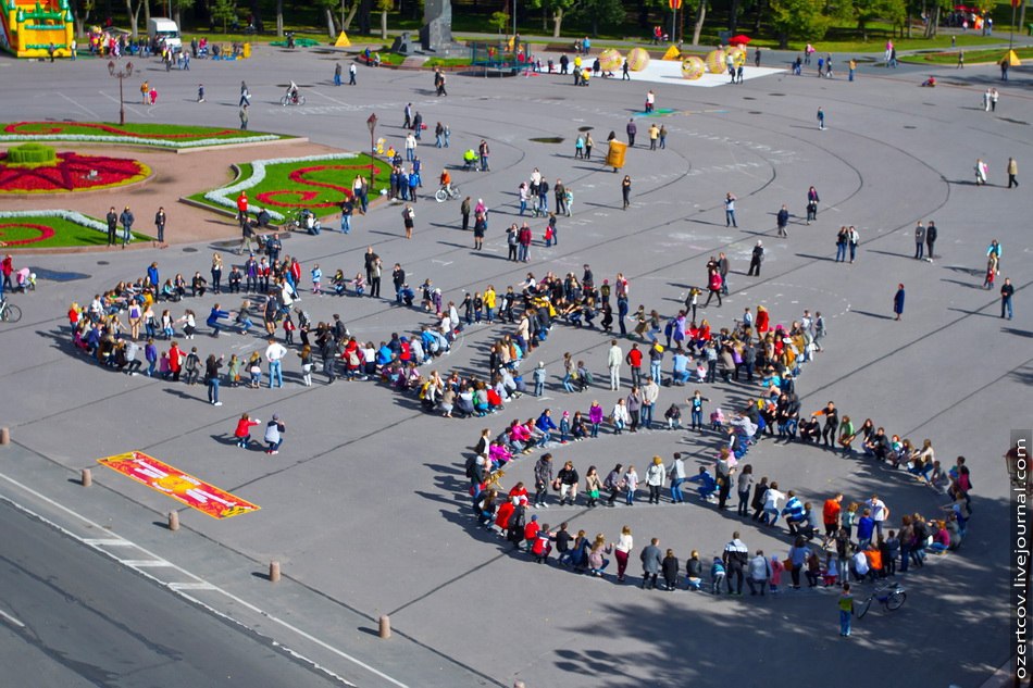 Великий Новгород
Акция для привлечения внимания к велосипедному движению города. Софийская площадь, порядка 300 человек.